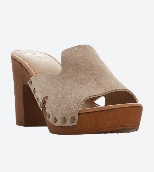 Broad heel sandal sales